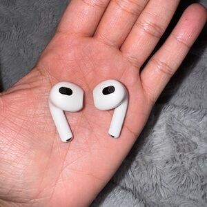 Apple AirPods Gen 3 with Lightning Case - White